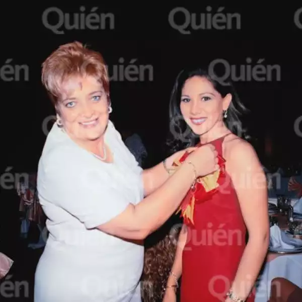 María de los Ángeles Terrazo en la despedida  de soltera de su hija Marigely.