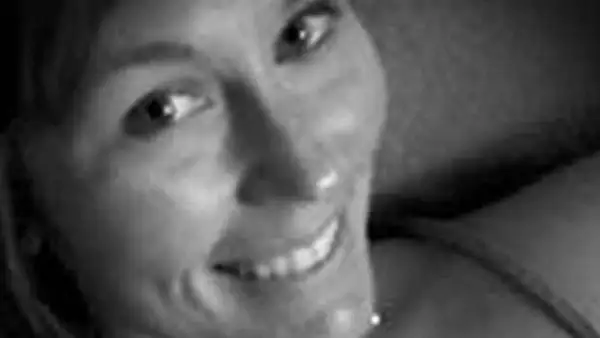 Ann Sanford compartió que se sentía “feliz” al escuchar la canción “Happy” de Pharrell Williams mientras conducía, lo que provocó que chocara.