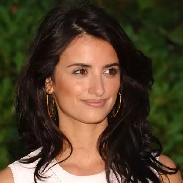 La mejor amiga de Salma Hayek es hermosa y es otra por la que el tiempo no pasa.