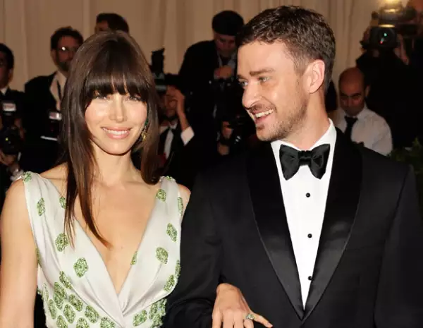 Jessica Biel ha admitido que admira el estilo de su novio.