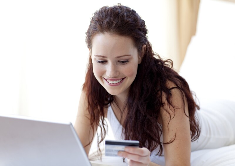 Los consumidores encuestados mostraron una nueva tendencia a usar Internet para tomar decisiones de compra. (Foto: Photos to Go)