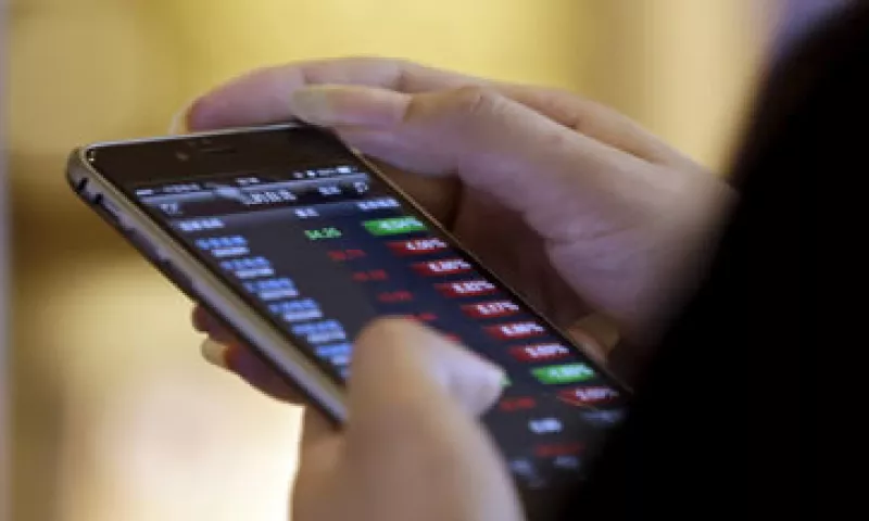 El índice CSI300 de las mayores compañías que operan en Bolsa cedió 0.2%. (Foto: Reuters )