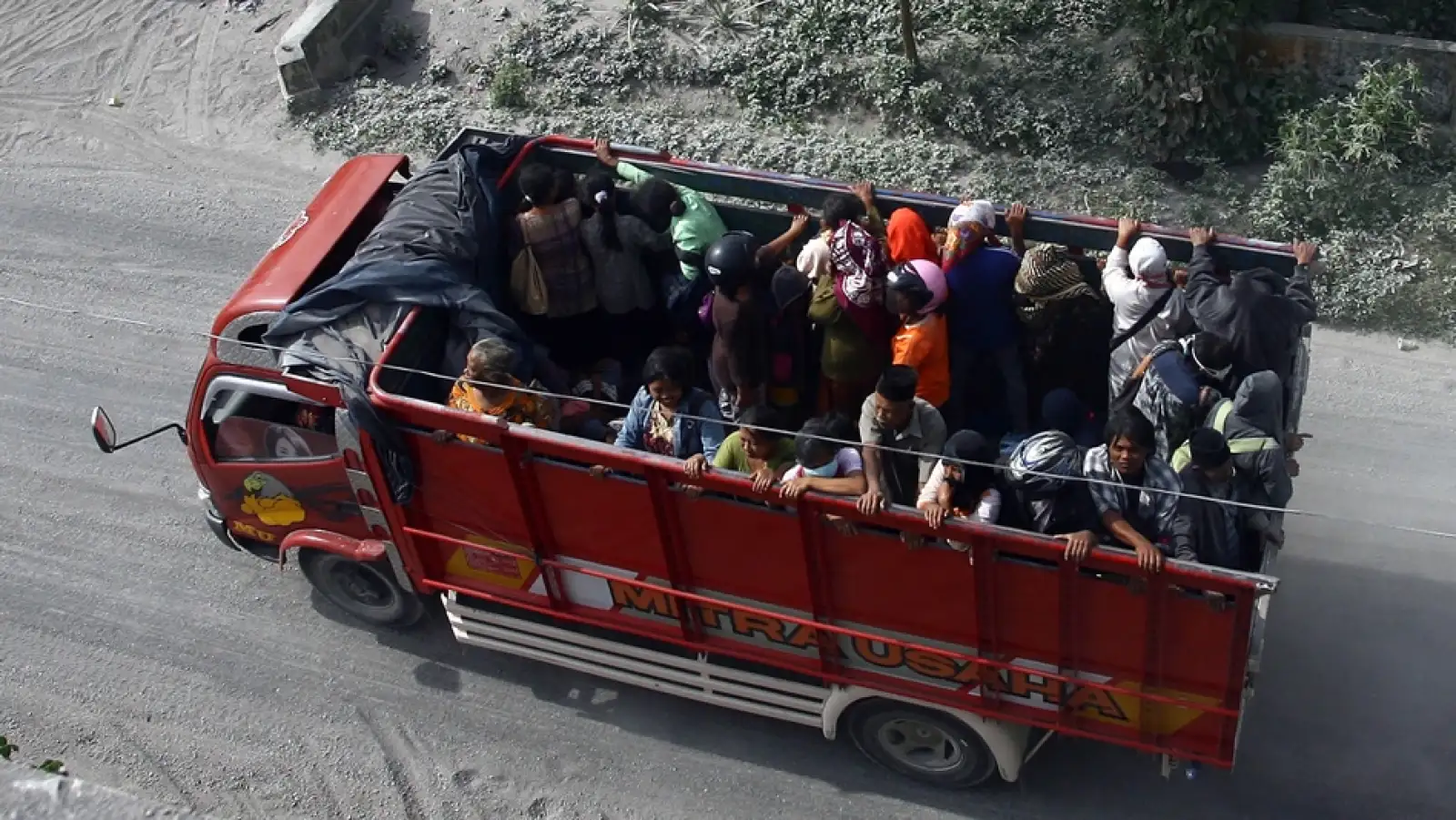 habitantes de indonesia son evacuados