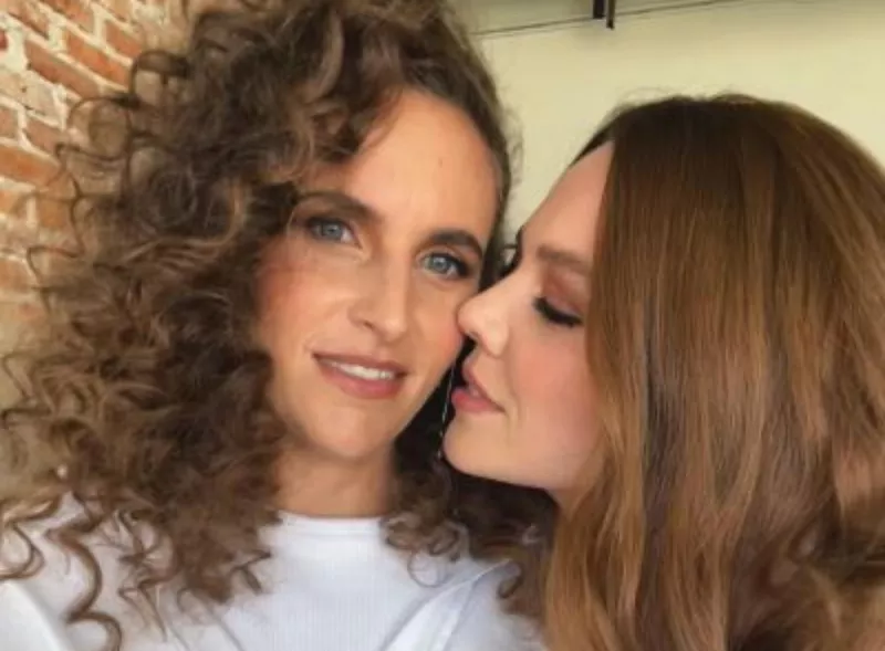 Joy Huerta y Diana Atri