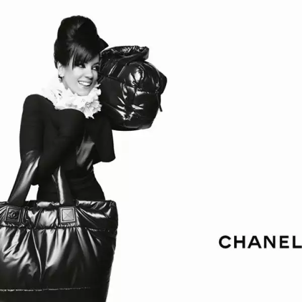 Lily Allen es una de las consentidas de Karl Lagerfeld, por lo que no sorprendió para ser elegida como una de las embajadoras de la firma de lujo.