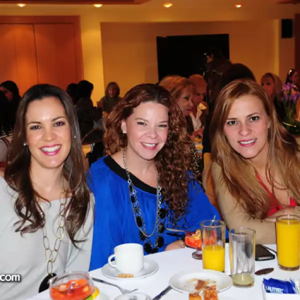 Mónica Urbieta,Elena Gudiño,Lorenna Orozco