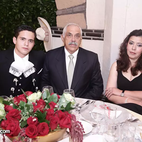 Pedro, Mario Moreno y Maricela García