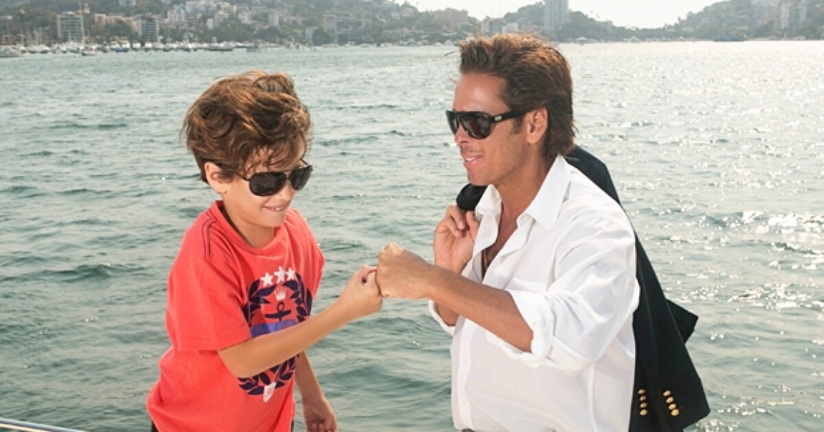 Roberto Palazuelos cuenta que a su hijo le gusta imitar su estilo