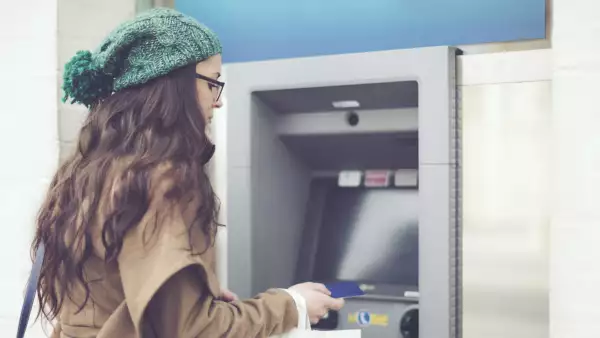 Especialistas dicen que los bancos deben generar relaciones clave con sus usuarios, de manera que quieran interactuar con ellos desde que despiertan
