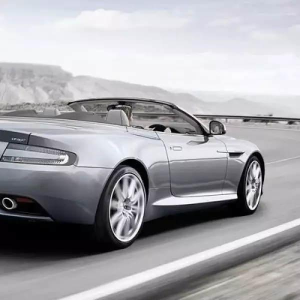 El Virage incorpora el sistema de suspensión ‘Adaptative Damping System’ que selecciona el tipo de conducción, según las necesidades del momento.