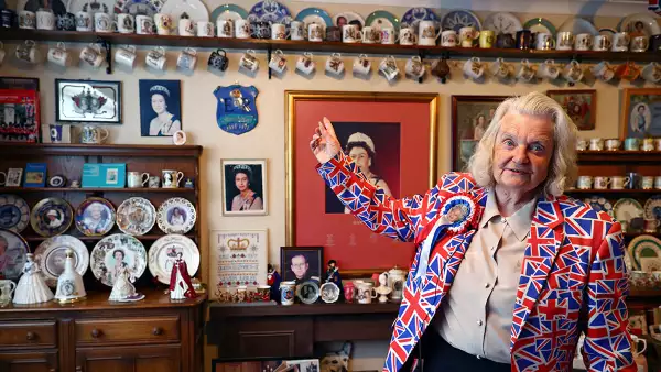 BRITAIN-ROYALS-QUEEN-JUBILEE-COLLECTING