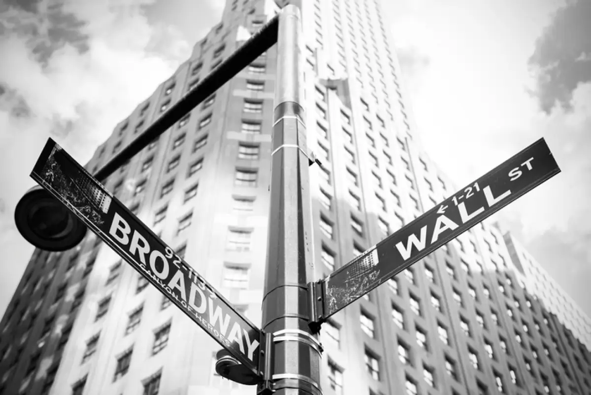 Wall Street and Broadway sign in Manhattan, New York.
