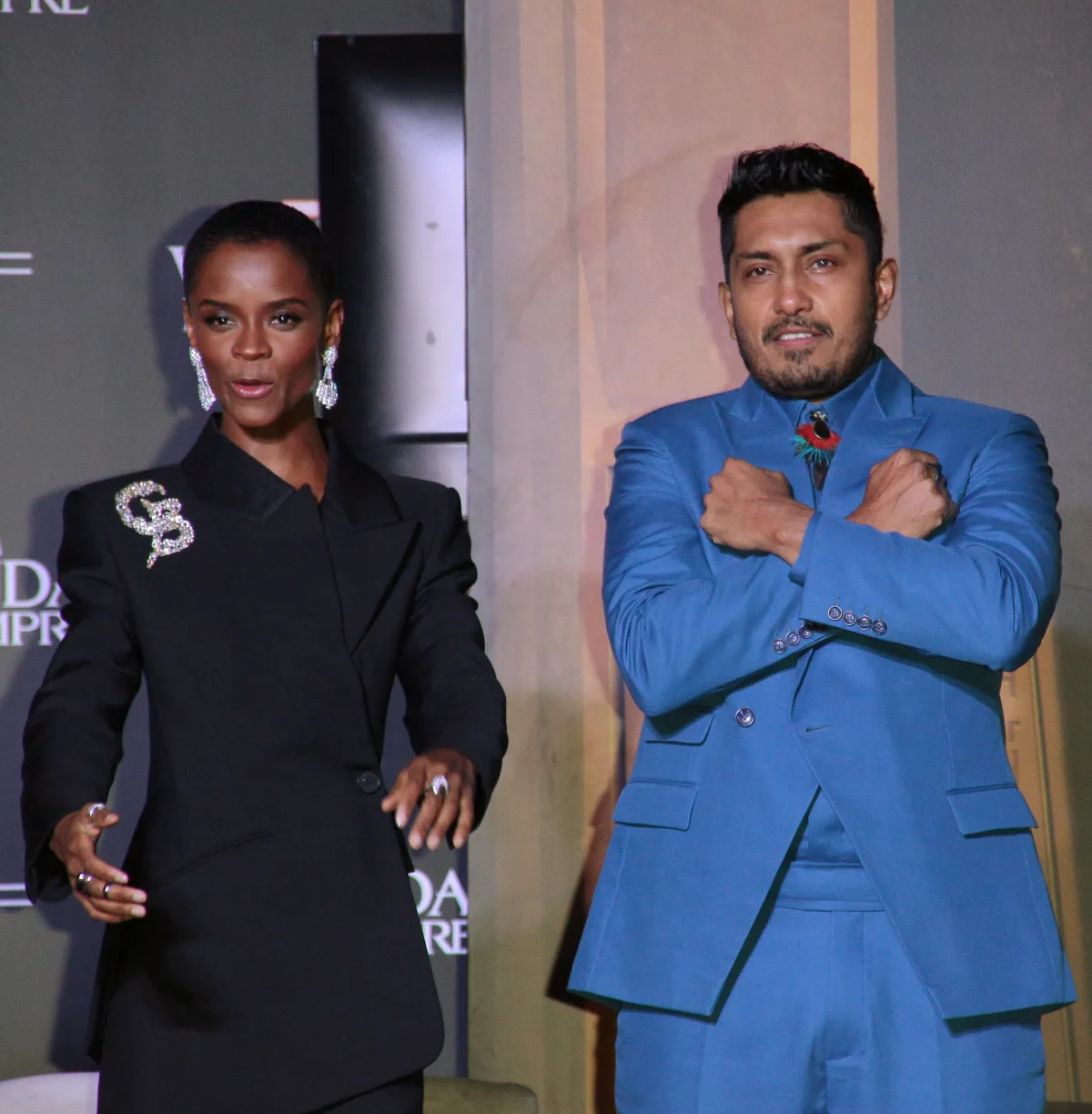 Letitia Wright y Tenoch Huerta