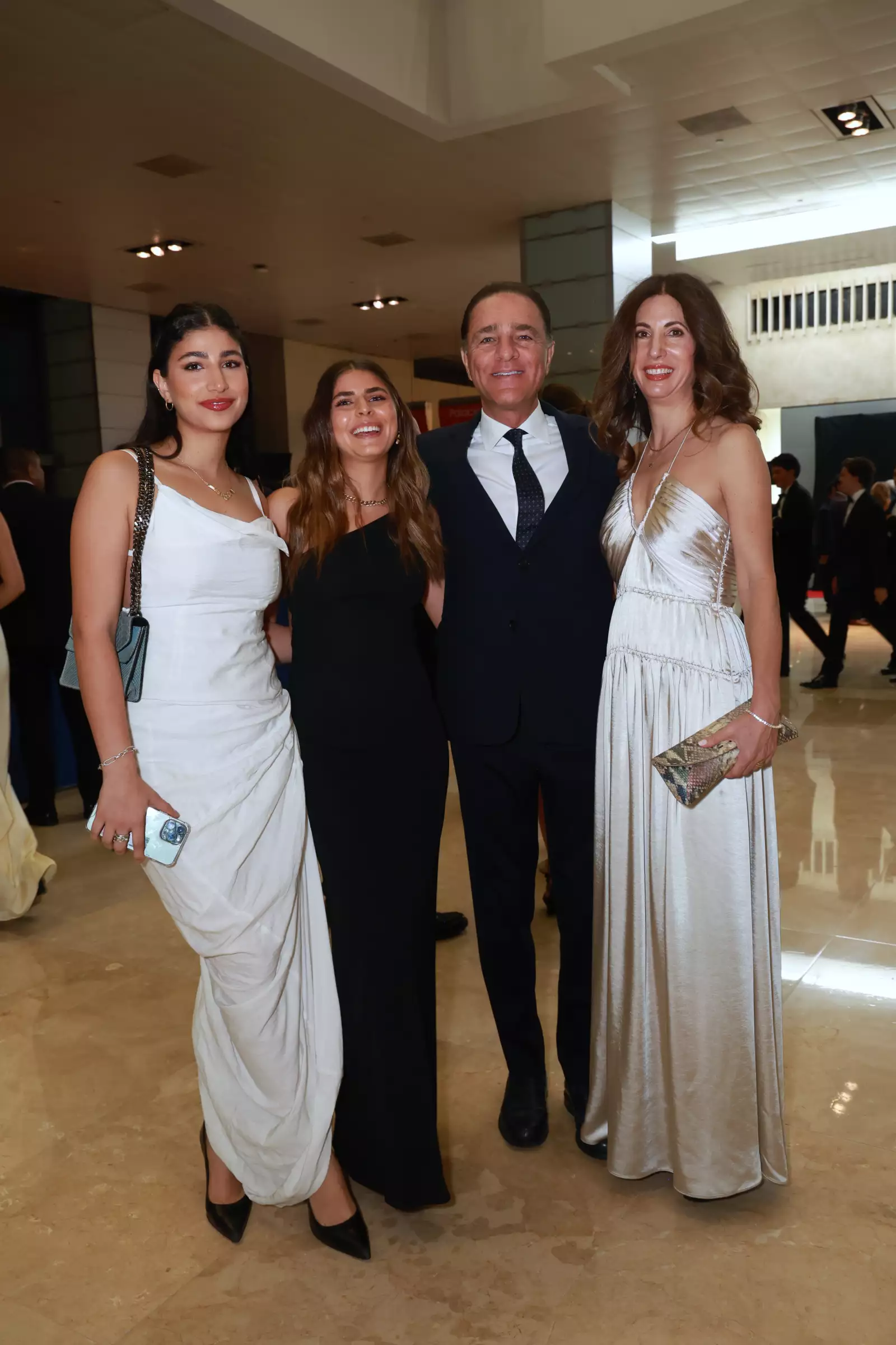 Maria, Sofía , Pablo y María Elena Checa 