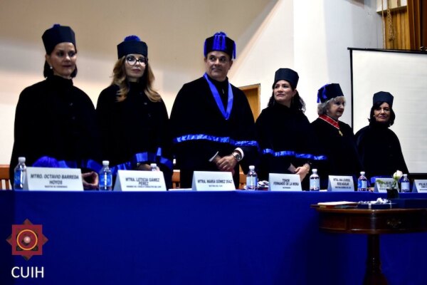 fernando-de-la-mora-recibe-honoris-causa2.jpg