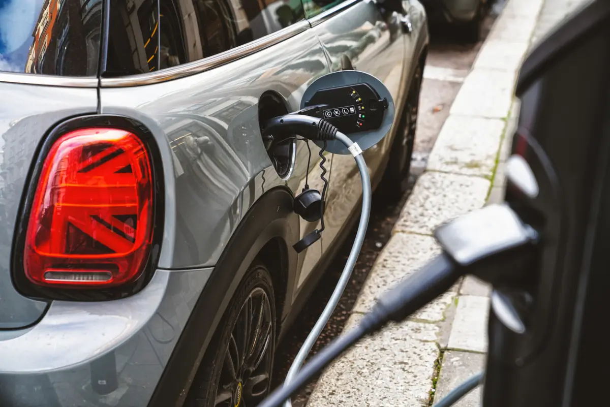 La regulación y la energía: los retos de los autos eléctricos
