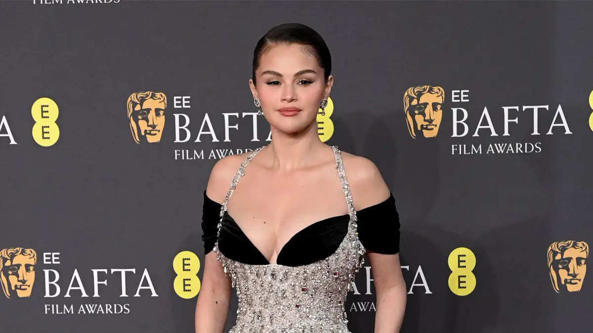 selena-gomez-bafta-looks