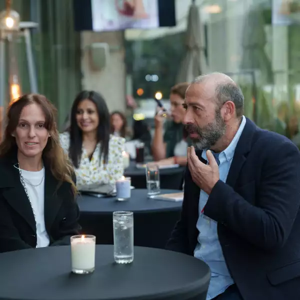 Sally y Moises Amkie.jpg