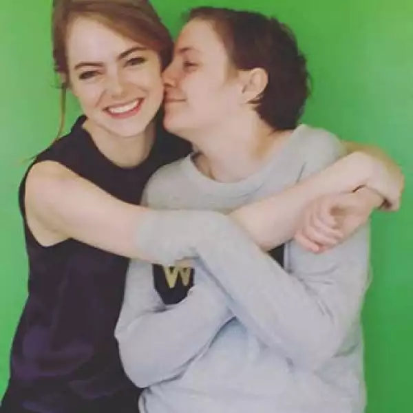 Emma Stone y Lena Dunham