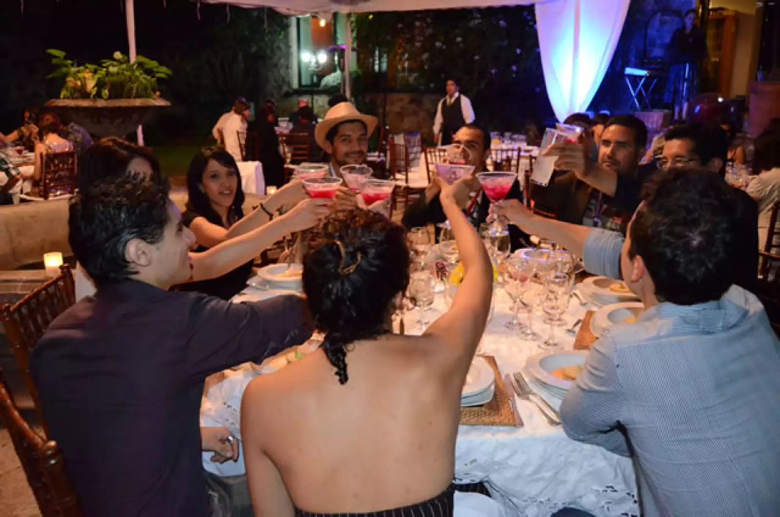 Cortometrajistas y actores del GIFF brindaron por su trabajo en el festival.