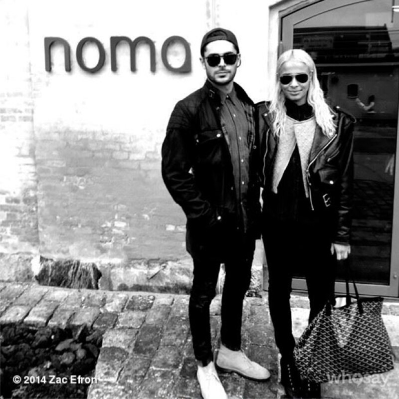 Zac Efron compartió esta imagen este martes junto a su estilosa novia.