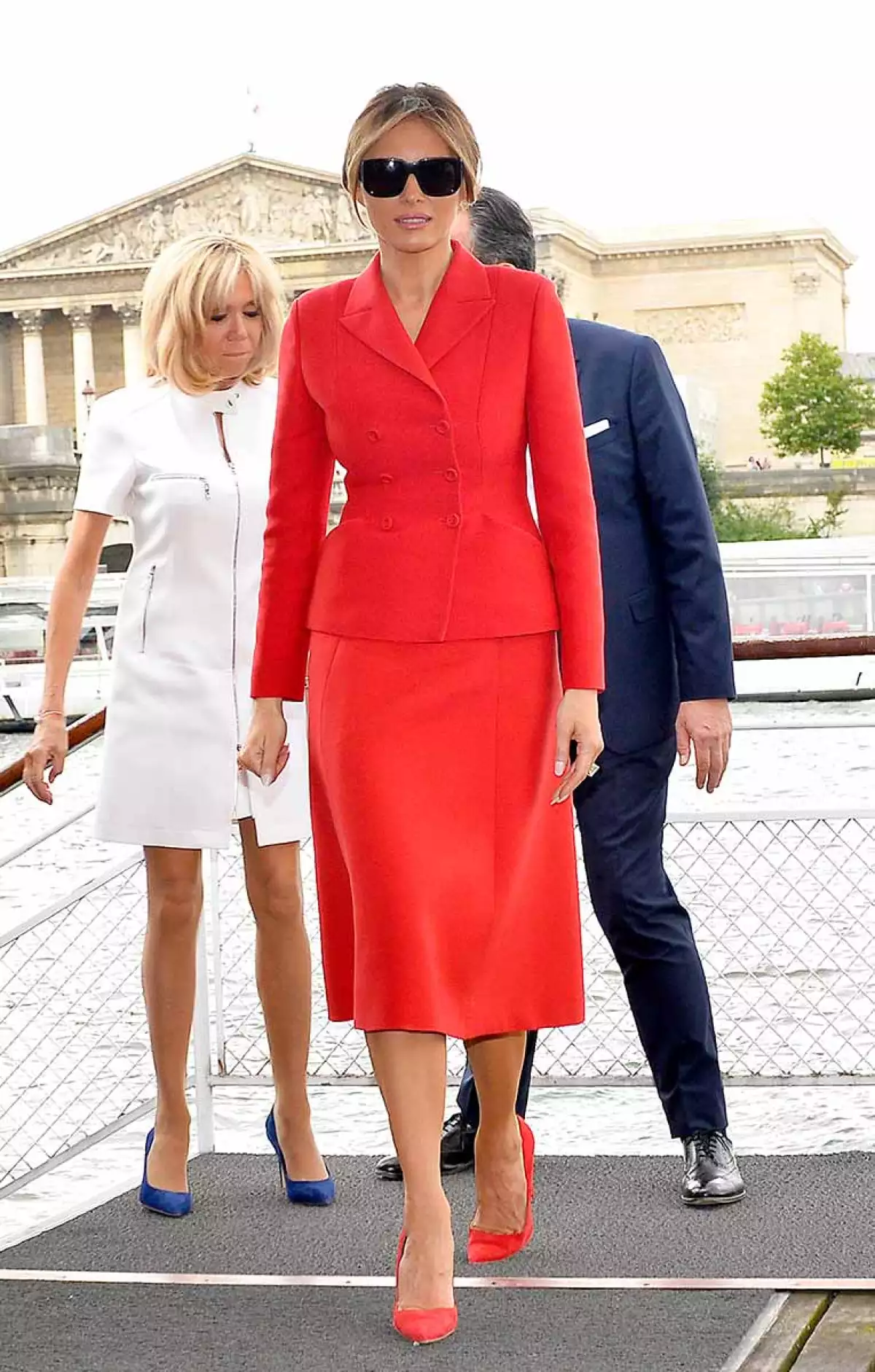 Melania Trump durante una visita oficial a París.