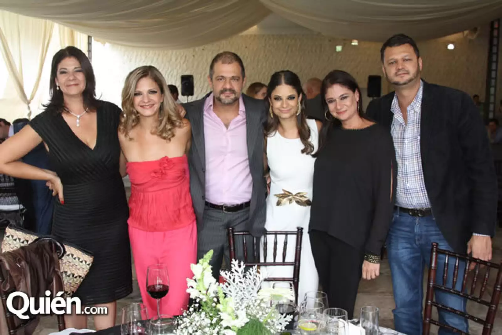 Romina, Priscilla, Juan Domingo, María José, Paola y Adrián de Rábago