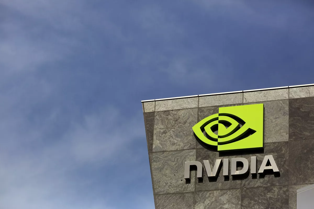 acciones de nvidia caen, Apple la supera como la más valiosa 