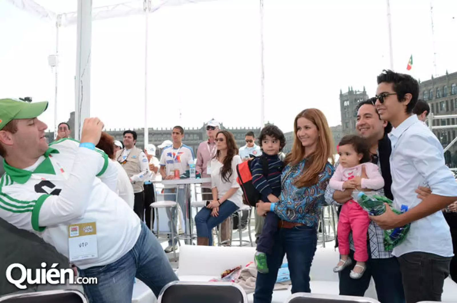 Pedro, Zulema, Paloma y Pedro Castillo con Abelardo Vázquez