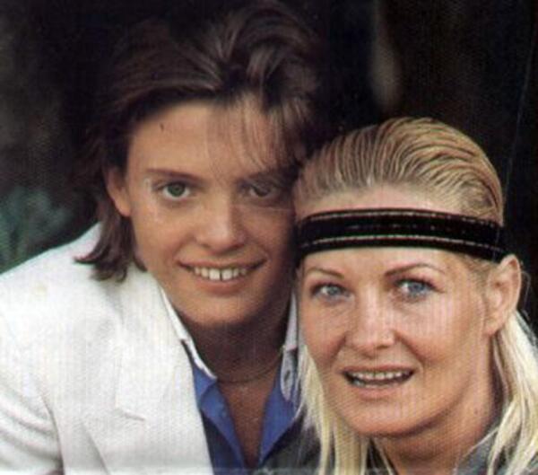 Luis Miguel y su madre Marcela.
