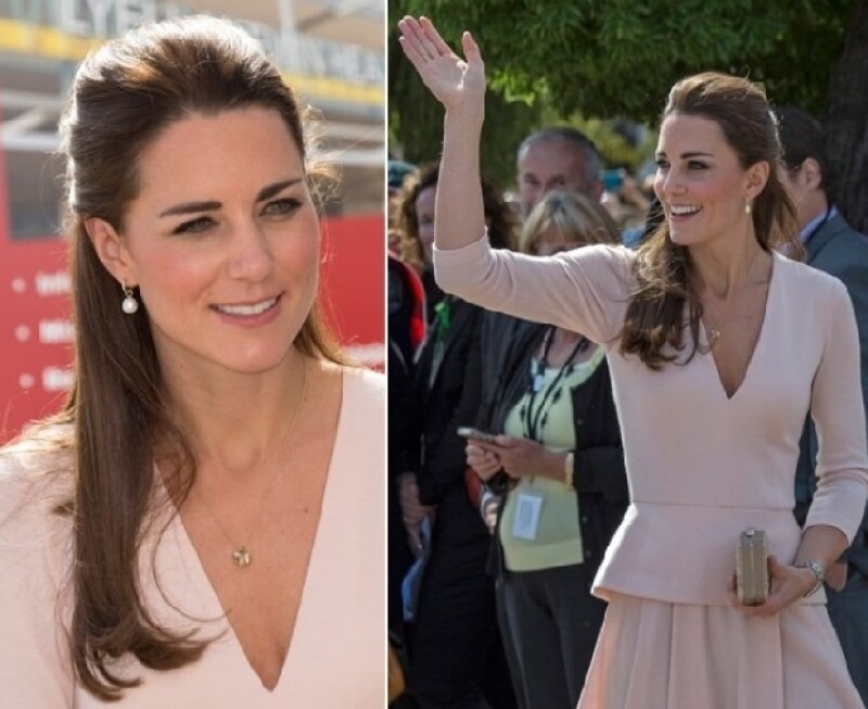 Kate en un vestido color rosa palo de Alexander McQueen.