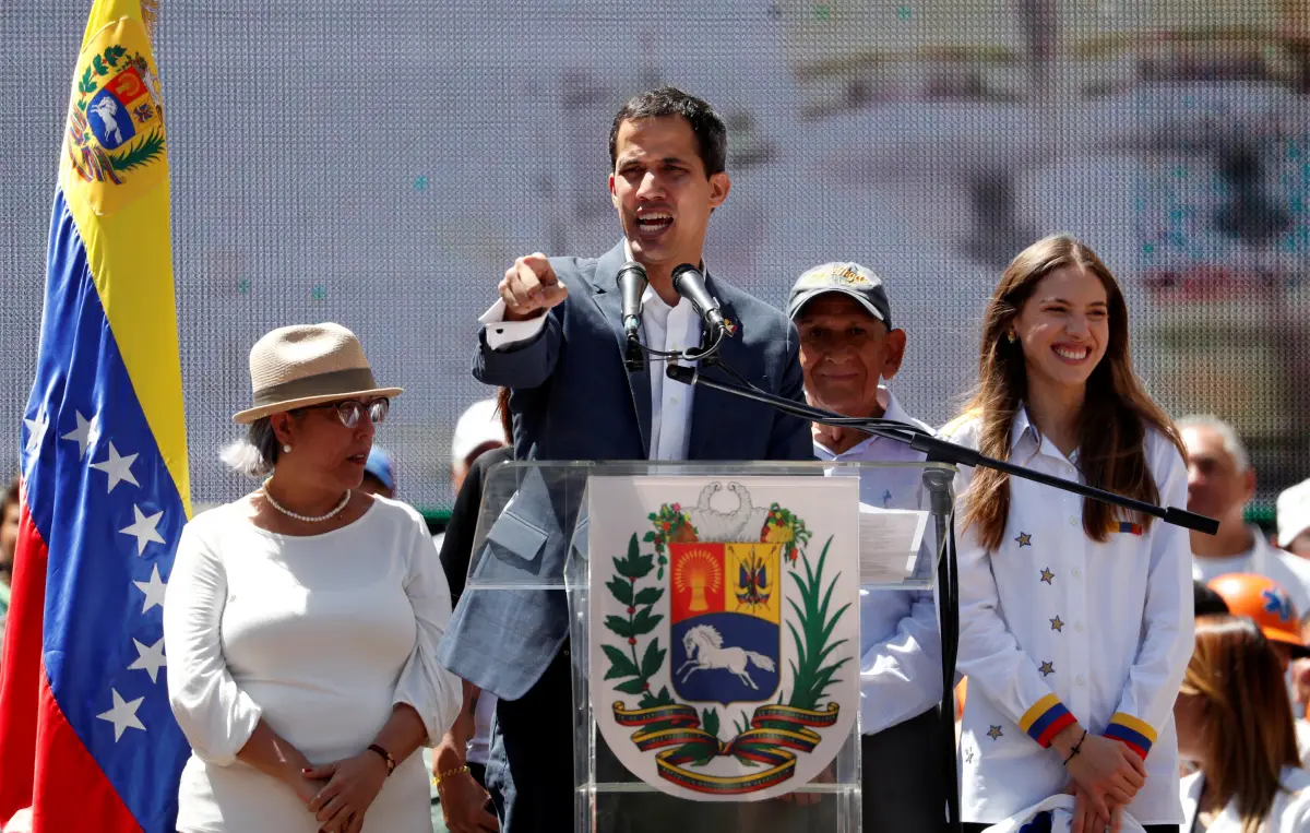 Juan Guaidó Nicolás Maduro Venezuela ayuda humanitaria