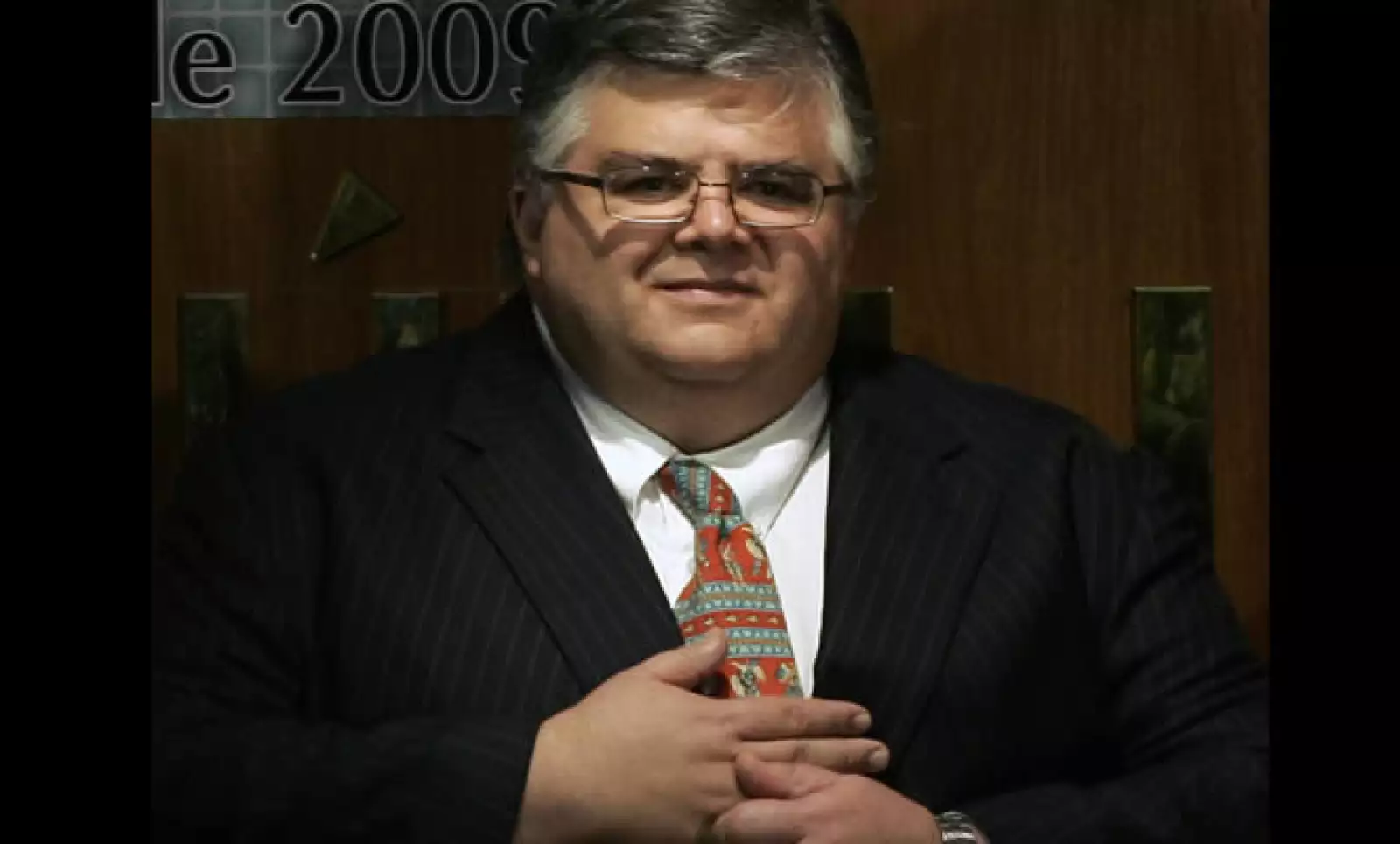 Tras la comparecencia del titular de Hacienda, Agustín Carstens el miércoles para explicar el paquete fiscal 2010, las Comisiones de Hacienda y de Estudios Legislativos aprobaron el viernes en lo general la Ley de Ingresos.