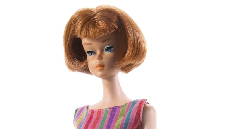 En los 60, lucía con maquillaje en los ojos, cejas arqueadas y ojos azules por primera vez. Además, fue vendida con un tercer color de pelo, "tiziano", un término popular que se le daba al pelo rojo en ese momento.