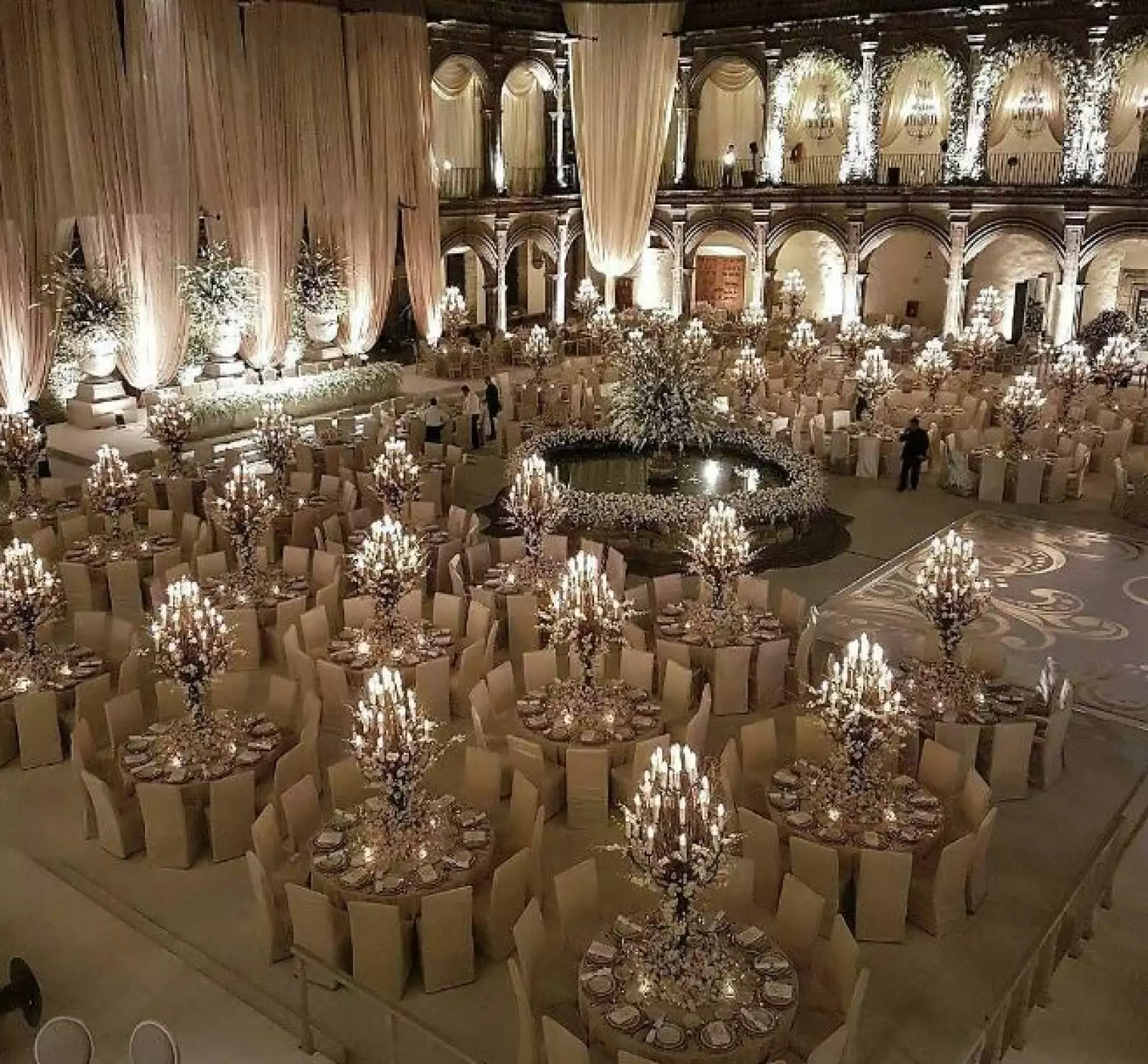 Boda Ximena Navarrete y Juan Carlos Valladares