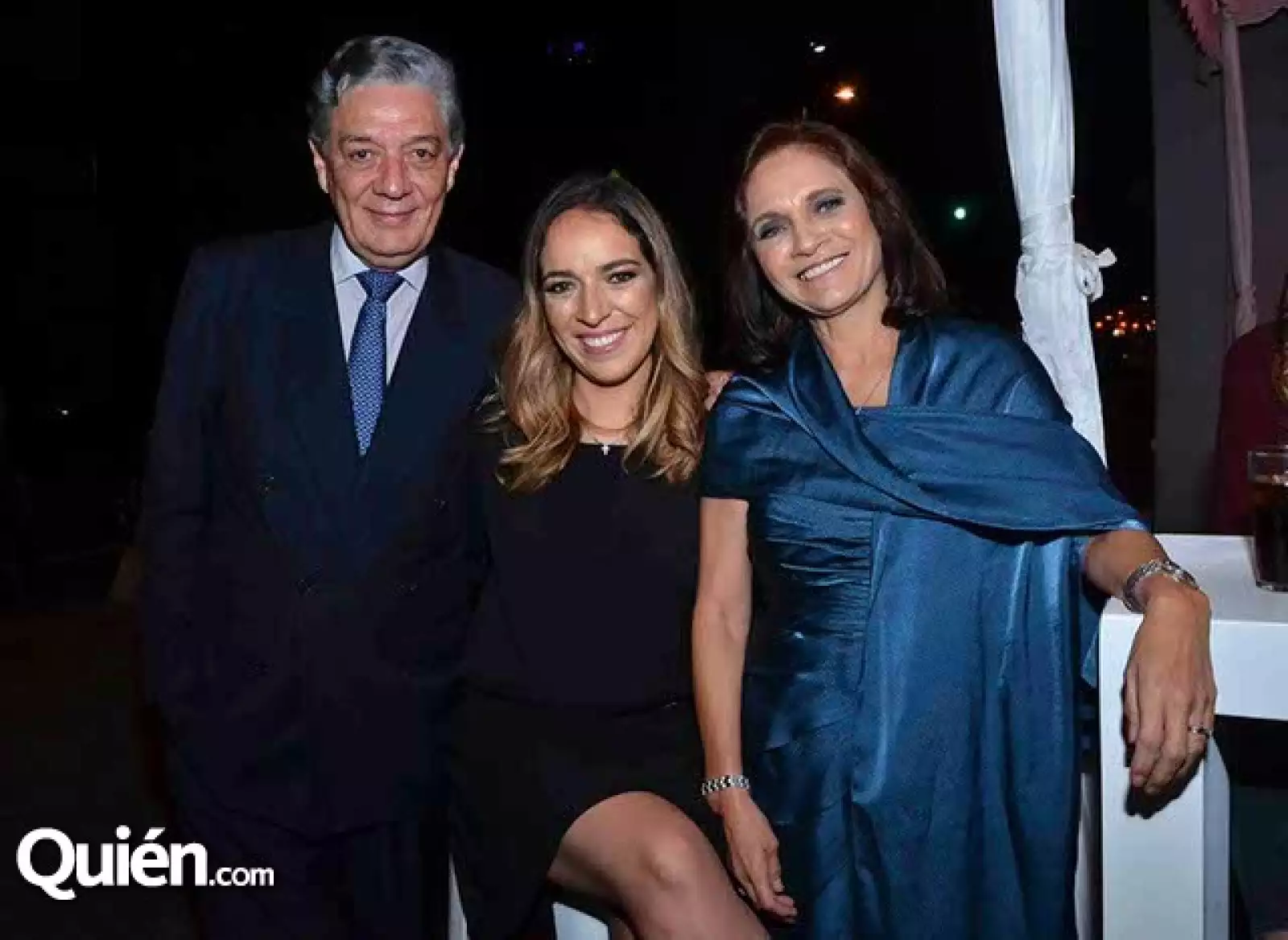 Ana Amezcua,Alfredo Amezcua y Gabriela Castro.