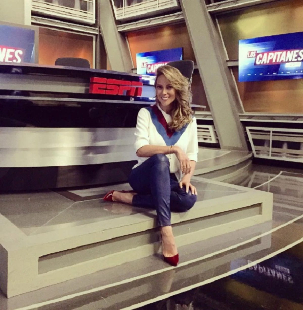 El reconocido periodista hizo un "examen" a la presentadora de deportes en su ingreso a ESPN, del que salió bien librada.