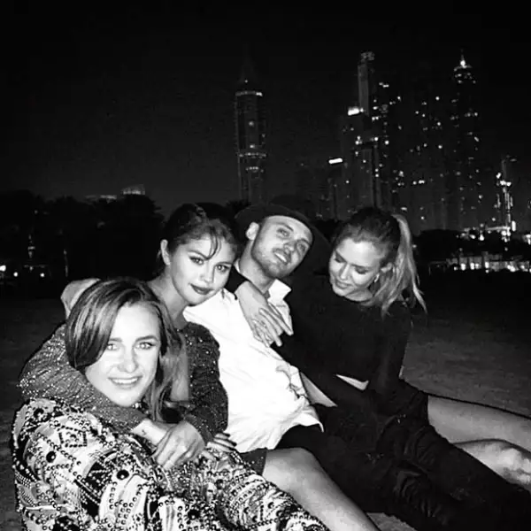Selena Gomez viajó hasta Dubai para recibir el 2015.