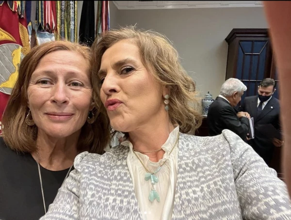 Tatiana Clouthier y Beatriz Gutiérrez Müller, en la Casa Blanca