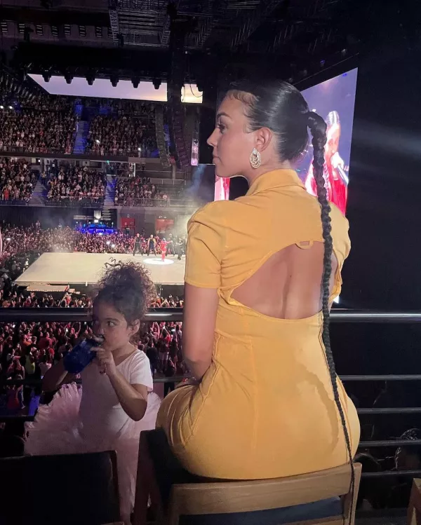 vestido-sobre-pantalon- espalda.jpg