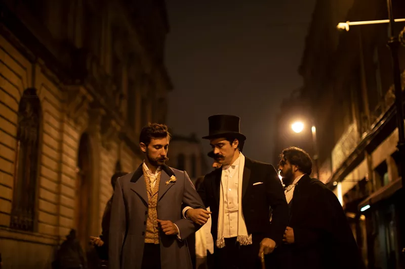 El baile de los 1 Estreno