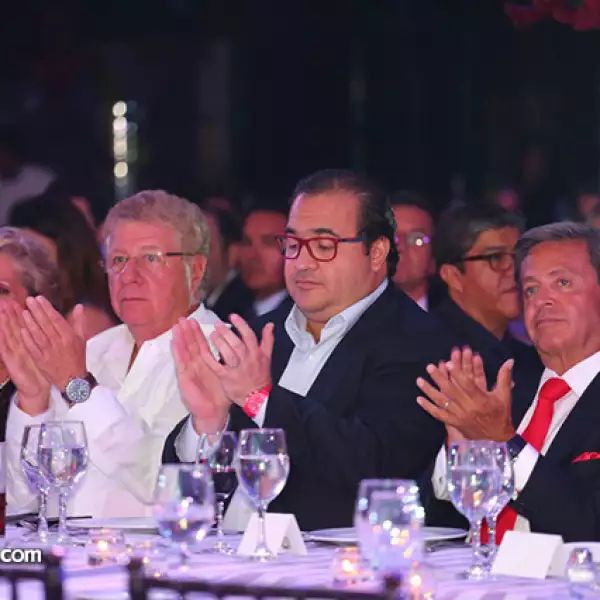 Cynthia y Calros Alazraki con Javier Duarte y Carlos Peralta