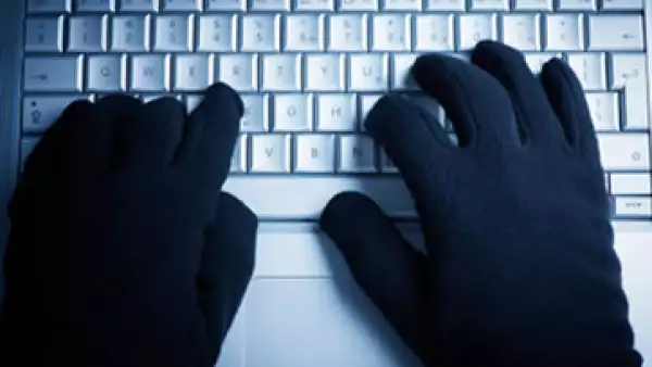 Con los datos básicos como nombre, nacimiento y números de tarjeta se pueden abrir cuentas a tu nombre. (Foto: Getty Images)
