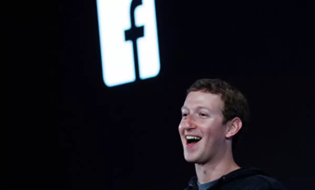 Los ingresos por anuncios en móviles representaron el 49% de las ventas totales, dijo Facebook. (Foto: Reuters)