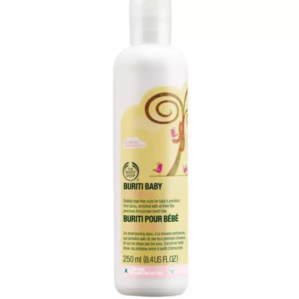 The Body Shop Buriti Baby Shampoo: Aprovado por pediatras, está hecho para los primeros pelos del bebé. Tiene aceite buriti del amazonas y una fórmula anti lágrimas.