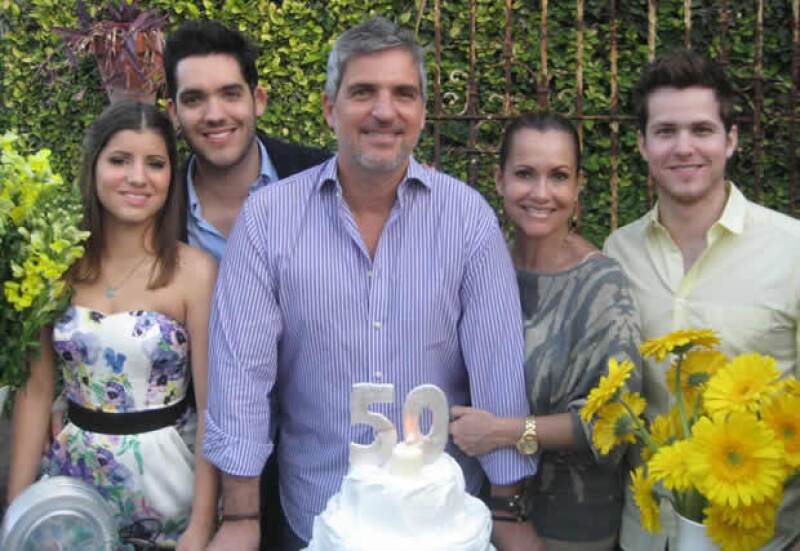Alberto Familiar con su familia