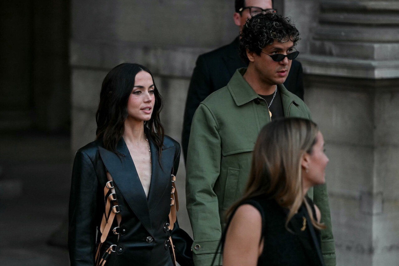 Ana de Armas hace oficial su romance con Beto Montenegro en la Semana de la Moda de París