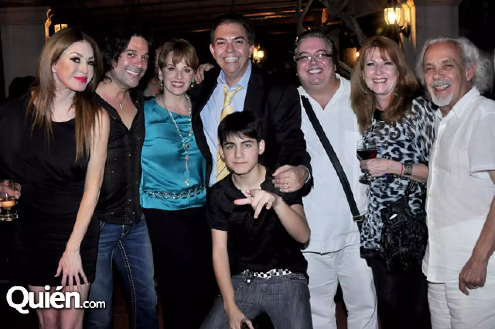 Adriana Díaz, Alberto Benitta, Claudia Marín, Hernán Galindo, Roberto Garza Leal, Bety Zepeda, Julián Guajardo y Augusto Guevara