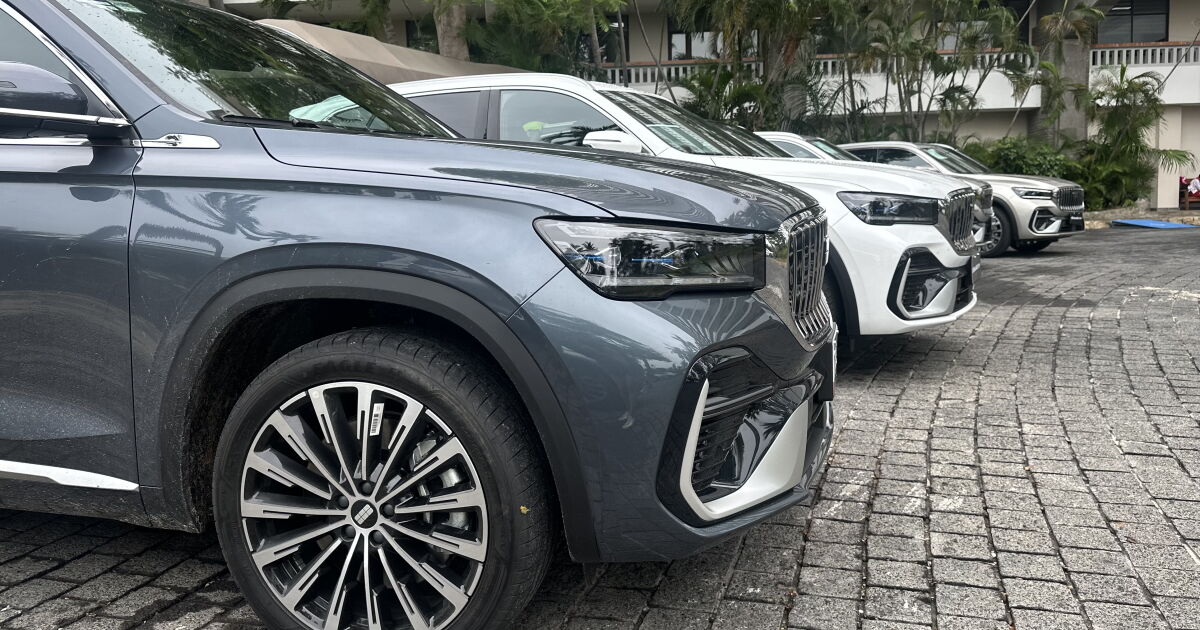 GEELY LANZA MONJARO HÍBRIDA PARA PELEAR CON GIGANTES CHINOS