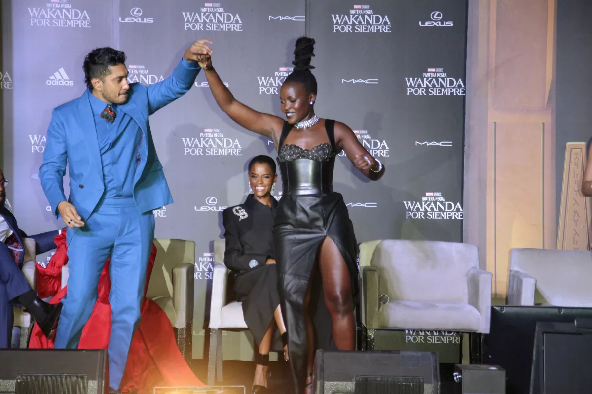 Tenoch-Huerta-Lupita-Nyong'o 
